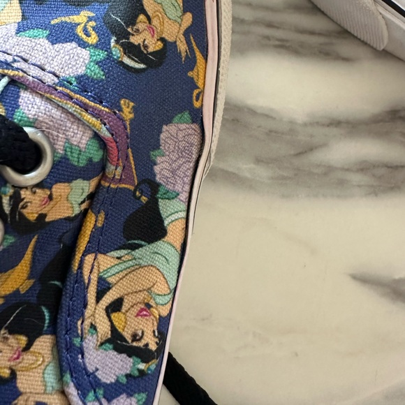 Vans x Disney Jasmine Sneakers - Picture 7 of 10